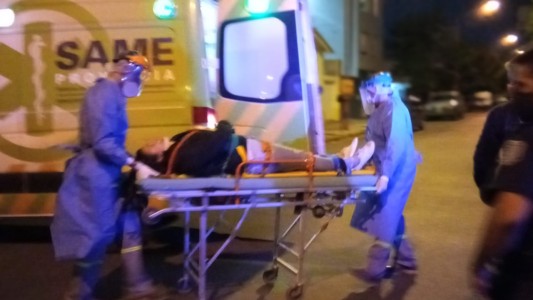 Una mujer hospitalizada por el parlante de una cervecería que cayó sobre su cabeza