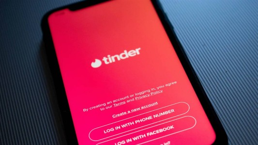 Tinder permitirá a los usuarios consultar los antecedentes penales de una cita antes del encuentro