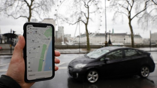 Uber pagará salario mínimo y vacaciones a sus conductores en el Reino Unido