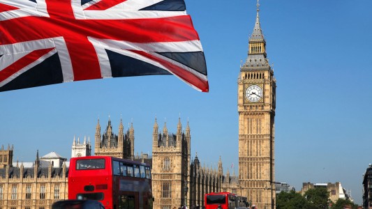 Europa Low Cost: una aerolínea empezó a ofrecer vuelos a Londres desde $12.500