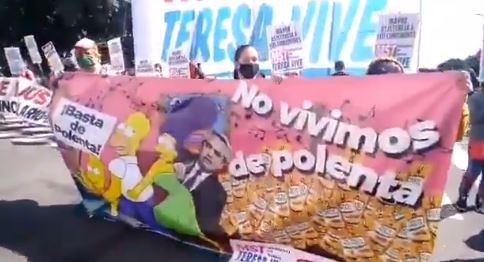 Organizaciones sociales realizan "polentazo" y marchan a Plaza de Mayo