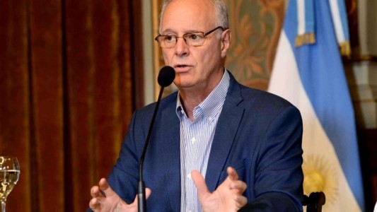 Gollan adelantó que quedan vacunas hasta el domingo