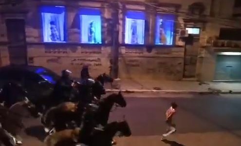 Abuso policial en Paraguay: “Ocho cuadras me hicieron correr sin parar”, cuenta un manifestante opositor