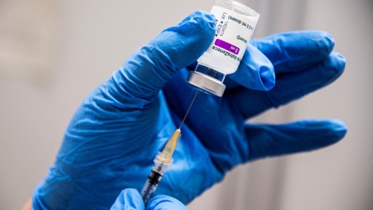 España: autopsia descarta vínculo entre muerte de una mujer y vacuna de AstraZeneca