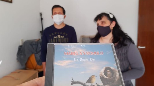 Robaron valiosos instrumentos a un dúo de músicos ciegos en Córdoba