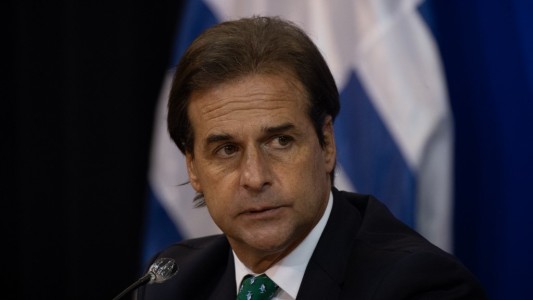 Uruguay cierra escuelas y oficinas públicas hasta abril ante el avance del coronavirus