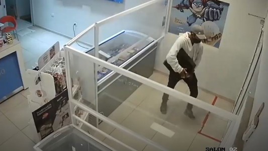 Robó una caja registradora con un arma de juguete