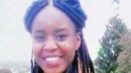 Una joven se fue durante 6 días a festejar su cumpleaños y dejó morir a su hija de 20 meses