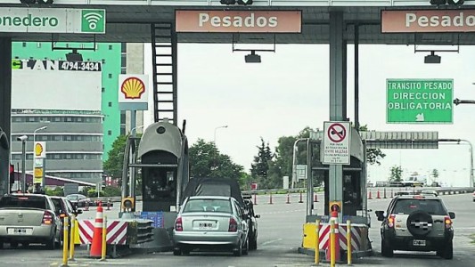 Juez absolvió a una mujer que pasó el telepeaje sin pagar