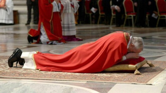 Francisco pidió incluir a "las víctimas de abortos" en las oraciones por Semana Santa