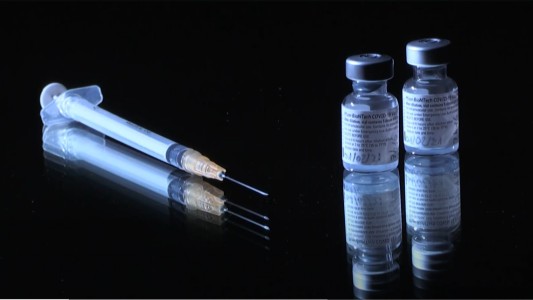 Pfizer asegura que su vacuna es 100 por ciento efectiva en adolescentes