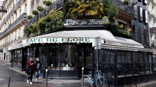 Francia vuelve al confinamiento estricto por cuatro semanas