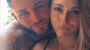 Ordenan detener al exnovio de Pilar Riesco, la joven muerta al caer de un balcón