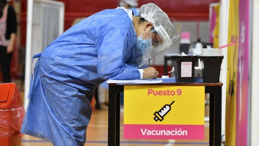 Desde el jueves empiezan a vacunarse los mayores de 70 en la Ciudad