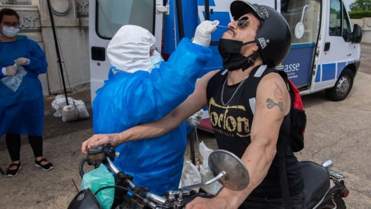 Uruguay lidera los contagios mundiales por cada millón de habitantes