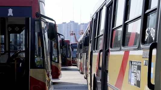 La bronca de los pasajeros con un chofer de la línea 60 que paró para fumar