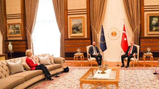 Papelón por protocolo machista del presidente de Turquía