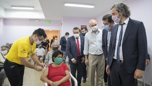 Cafiero: "Provincias, Ciudad y privados pueden comprar vacunas por su cuenta"
