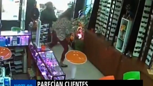 Violento asalto en una óptica de Granadero Baigorria