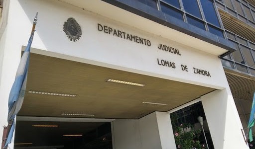 Se quería separar y el novio la golpeó y le quemó la cara con una plancha