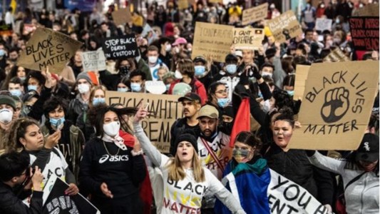 Texas: estudiantes realizaron un "Remate de esclavos" y subastaron a sus compañeros negros en línea