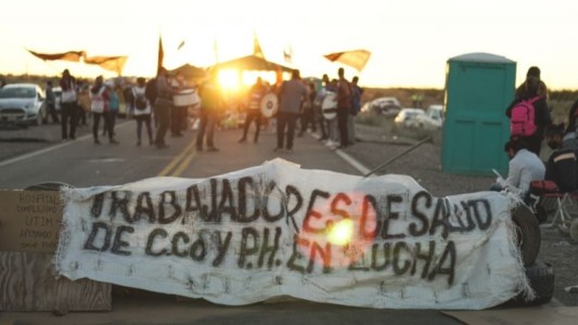 Por los piquetes de trabajadores de la salud, hay faltante de combustibles en Neuquén
