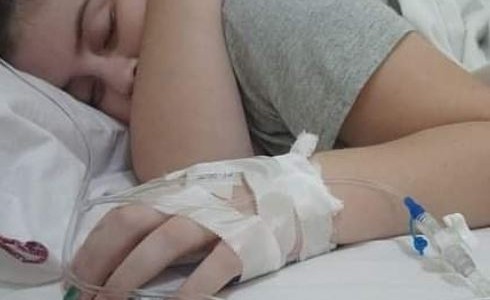 Le niegan medicación a Lulu, una nena de 9 años con una enfermedad autoinmune