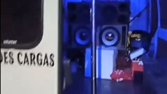 Organizaron una despedida de soltera dentro de una combi