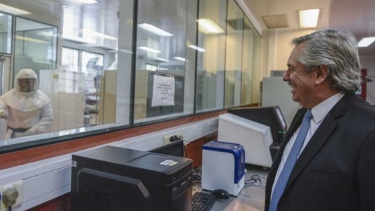 Tras reacción de los médicos, Alberto Fernández aseguró que "hay que hacer un monumento" al personal de salud