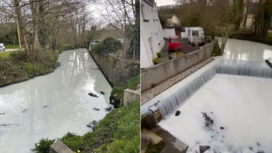 Volcó un camión lechero y un río se tiñó de blanco