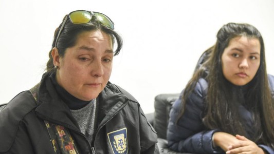 Comodoro Rivadavia: es abanderada, perdió todo en el temporal, no puede pagar la cuota y el colegio la dejó libre