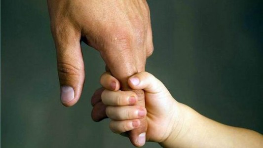 La Justicia convalidó la adopción de un nene entregado por su madre a una pareja