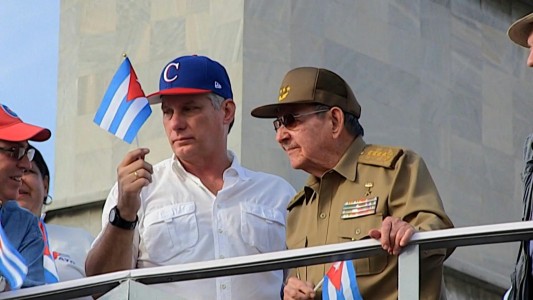 Raúl Castro deja de presidir el Partido Comunista cubano