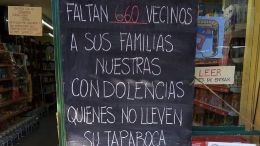 Un almacén utiliza el conteo de muertos por Covid 19 para pedirle a sus clientes que usen el barbijo