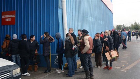 Para evitar las colas escandalosas del mes pasado habrá descuentos del 50 por ciento en supermercados dos veces en Agosto