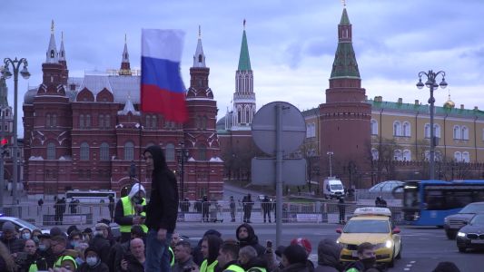 Putin advierte contra provocaciones mientras la oposición sale a la calle