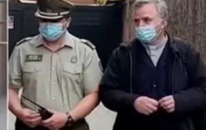 Los novios y hasta el cura fueron detenidos en una boda que rompió la cuarentena en Chile