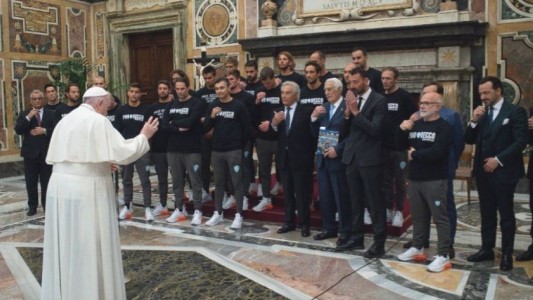 La curiosa enseñanza de potrero del Papa a un equipo italiano de waterpolo