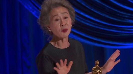 Por primera vez, una actriz asiática gana el premio a Mejor Actriz de Reparto en los Oscar