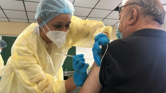 El mundo supera los mil millones de vacunas anticovid administradas