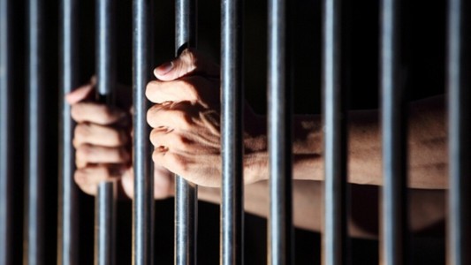 Un juez pidió que se vacuna contra el covid a un preso que no integra grupos de riesgo