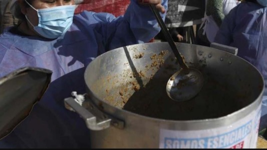 Confirman vacunación a integrantes de movimientos sociales que trabajan en comedores