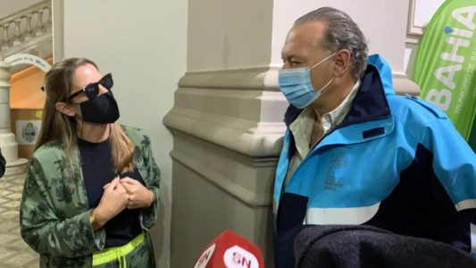 Padres organizados increparon a Sergio Berni en Bahía Blanca