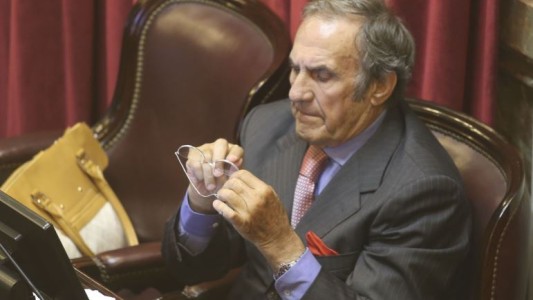 Internaron al senador nacional Carlos Reutemann