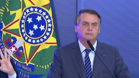 Bolsonaro insinúa que China creó la pandemia para lanzar una guerra química