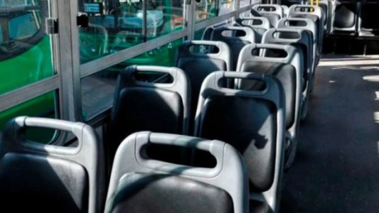 El Ministerio de Transporte advirtió que habrá sanciones para las empresas de colectivos que no presten servicios