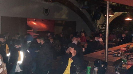 Desactivaron una fiesta clandestina con más de 50 personas en Palermo y secuestraron "cocaína rosa"