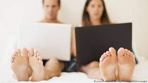 Piñera promulga en Chile la ley que permite cambiar el orden de los apellidos