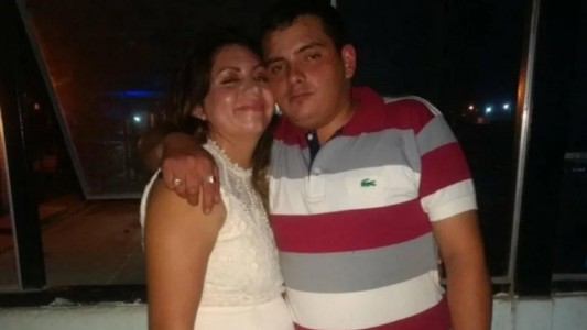 Lo acusan de matar a su esposa, pero él culpa a su hijo de 3 años: "A la criatura se le escapó el disparo"