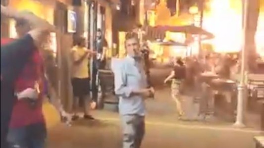 El dramático momento en que cae un cohete sobre una zona poblada